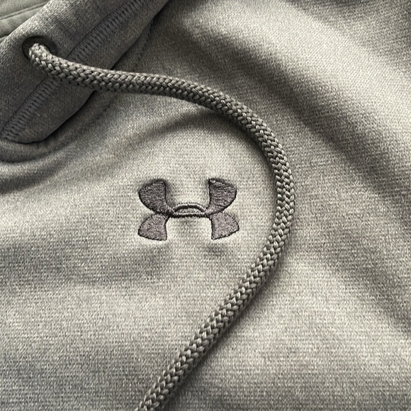 Under armour sweater. Womens xl. Storm. Water resistant. Used twice. - Picture 2 of 7